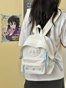 Mochila pequeña y linda con parche de oso y bordado floral para un estilo dulce y kawaii.