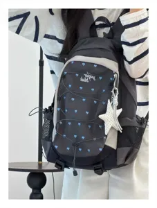 Koreanischer Outdoor-Rucksack mit blauem Herzmuster und elastischem Kordeldesign.