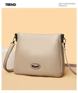 Beige Umhängetasche für Damen, stilvolle PU-Leder-Umhängetasche mit verstellbarem Schulterriemen.