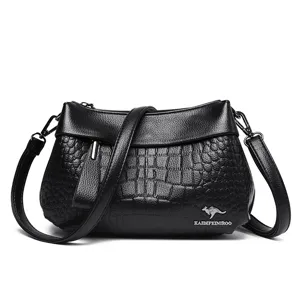 Zwarte schoudertas voor dames van krokodillen kunstleder, stijlvolle vintage crossbody.