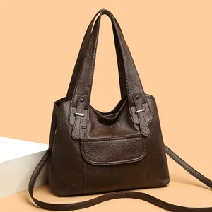 Stijlvolle bruine handtas van zacht leer voor dames, grote elegante schoudertas shopper.