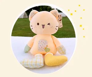 Süßes Patchwork Plüsch Katzen Spielzeug, weiches Kätzchen Kissen zum Schlafen und Kuscheln.