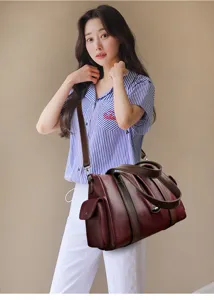 Stylish women's leather shoulder bag large capacity casual daily commuting crossbody tote.