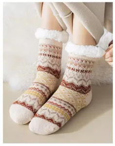 Chaussettes d'hiver épaisses et douillettes en polaire avec motif nordique et revers duveteux.