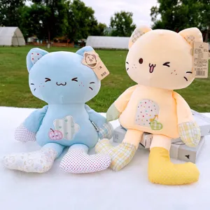 Süßes Patchwork Katze Plüschtier Set, weicher Stofftier Begleiter und Kissen Geschenk.