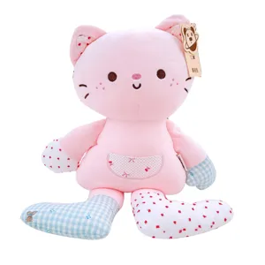 Süßes rosa Plüschkatzen-Spielzeug mit Flicken, weiches Kuschelkissen zum Einschlafen und Schenken.