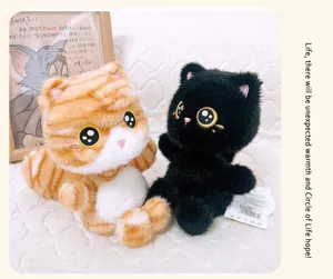 Adorable muñeca de peluche de gato para decoración interior de coche muy suave.