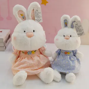 Mignon lapin en peluche poupée jouet en tissu avec robe à carreaux oreiller mignon