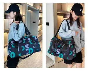 Grand sac de voyage avec imprimé élégant, sac de sport léger pour entraînements et courts séjours.