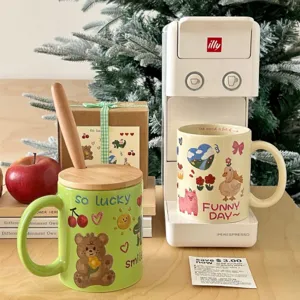 Mug en Céramique Style Coréen Mignon Ours Gribouillage Tasse à Café Lait Grande Capacité Avec Couvercle Et Cuillère Coffret Cadeau