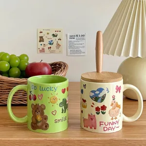 Ensemble de tasses à café en céramique style coréen mignon avec couvercle et cuillère.