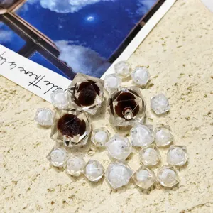 Abalorios de flores transparentes de acrílico para dijes de teléfonos DIY y joyería.