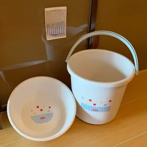 Plastic bucket and basin set for student dorm, washing set with cute grid pattern.