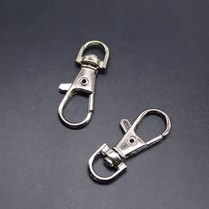 Zilverkleurige zinklegering draaibare karabijnhaak voor sleutelhanger en tassenaccessoires.