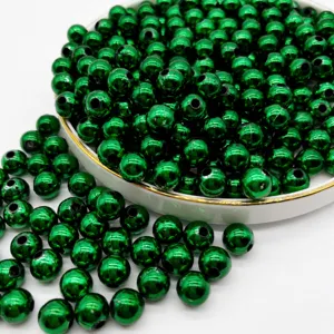 Cuentas redondas verdes electrochapadas brillantes con agujero para detalle de joyería DIY.
