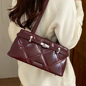 Women Quilted PU Leather Shoulder Underarm Bag Vintage Large Capacity Pillow Bag Minimalist Commuter Handbag With Lock Detail