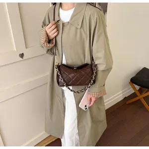 Chiquierte Ketten-Umhängetasche für Damen, stilvolle braune Leder-Crossbody-Tasche