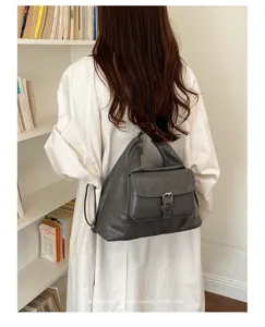 Retro multifunktionaler Leder Rucksack für Damen, lässige Pendler Umhängetasche.