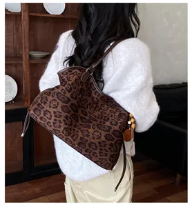 Vintage leopard print suede tote bag for women, casual large capacity stylish shoulder bag.