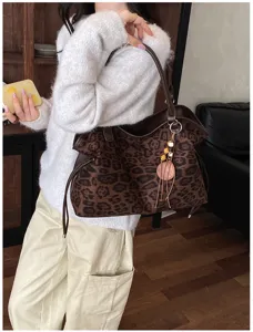 Retro leopard print suede shoulder tote bag, large capacity casual daily commuter handbag.