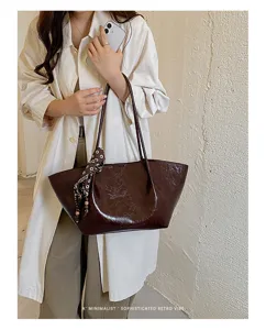 Vintage Wachsleder Shopper Tasche für Damen mit Schal, elegante große Schultertasche.