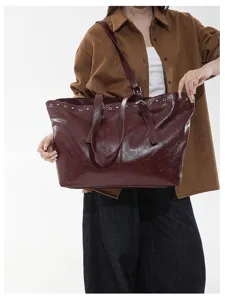Stilvolle dunkelrote Damentasche mit grossem Fassungsvermögen, trendige Shopper Tote Tasche.