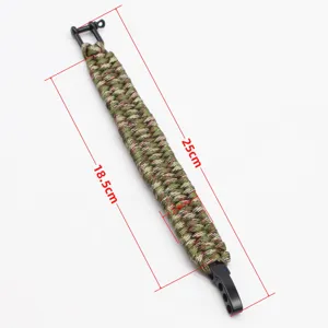 Detailansicht des Paracord-Überlebensarmbands mit Zinklegierungs-Schäkel und Maßen.