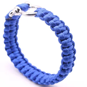 Bracelet de survie en paracorde bleue avec boucle manille en alliage pour plein air.