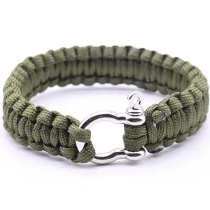 Bracelet de survie paracorde 7 brins outdoor avec fermoir manille en alliage de zinc.
