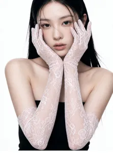 Gants longs en dentelle blanche elegants avec un motif floral pour les femmes et filles.