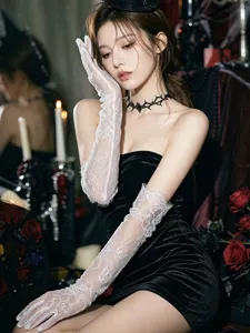Gants longs en dentelle blanche Lolita gothique pour cosplay d'Halloween, accessoire sombre.