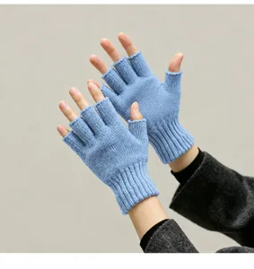 Hellblaue Strick Halbfinger Handschuhe Detailansicht, weiche warme Radhandschuhe fuer Winter.