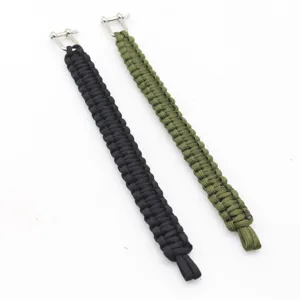 Cinturini di ricambio per braccialetti di sopravvivenza in paracord con fibbia a maniglia.