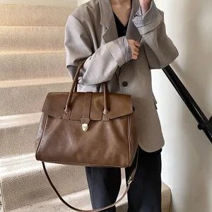 Bolso tote marrón retro de piel para mujer, gran capacidad maletín vintage y bandolera elegante.