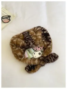 Bolso de mano de felpa suave para mujer, elegante diseño de ciervo piel sintética.