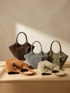 Sacs cabas élégants en cuir suédé multicolore avec un design tendance et une grande capacité.