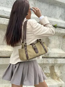Bolso de hombro elegante de lona con correas de cuero marrón para el otoño diario.