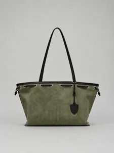 Grote olijfgroene tote tas, stijlvolle schoudertas met metalen ringen en handgrepen.