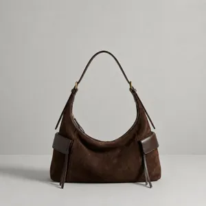 Donkerbruine suède schoudertas voor dames, stijlvolle casual tote tas en crossbody handtas.