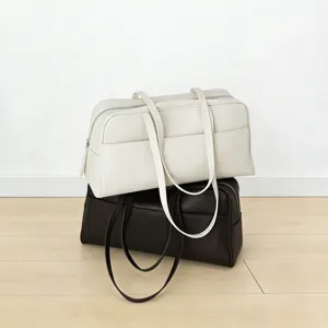 Bolso de viaje minimalista de cuero y gran bolso de hombro para mujer diario y gimnasio.