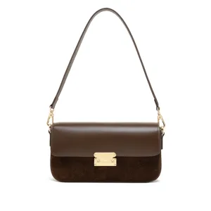 Sac porté épaule en cuir marron pour femme, élégant sac baguette en daim avec fermoir en métal.