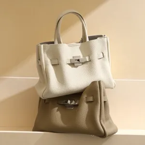 Sac à main en cuir véritable pour femme, élégant cabas fourre-tout pour le bureau et le quotidien.