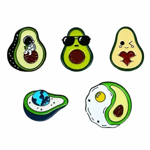 Tableau des tailles de broche émaillée avocat mignon, détails dimensions en métal.