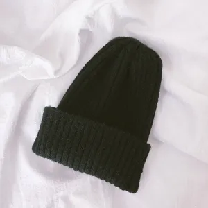 Childrens solid color warm knit beanie soft winter black hat for boys and girls daily wear