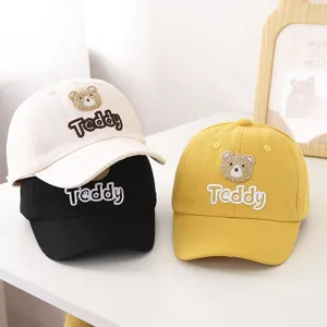 Leuke baby honkbalpet met schattige berenborduursel, ademende katoenen zonneklep voor kinderen.