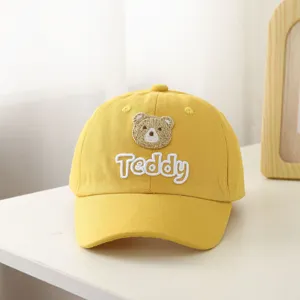 Leuke gele baby honkbalpet met geborduurd berenontwerp voor dagelijkse zonbescherming.