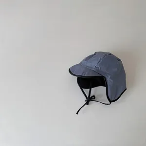 Kinder Winter Warmer Pluedsch Pilotenmuetze, kuschelige Ohrschuetzer Muetze fuer Jungen Maedchen.
