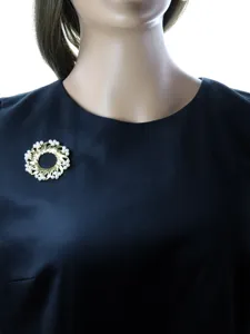 Vintage goldfarbene Perlen Kranz Brosche elegante Reversnadel Kostüm Schmuck Accessoire Damen.