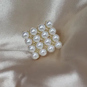 Bague ouverte élégante en perles géométriques, design stylé et ajustable pour femmes.