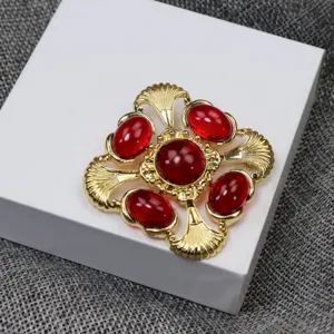 Vintage Rétro Croix Carrée Ajourée Verre Broche Collier Pendentif Alliage Ton Or Bijoux De Mode Pour Femmes